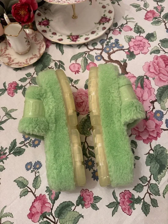 UGG Women's Fluffita platform slippers in parakeet green - Picture 5 of 9